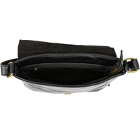 Besonders flache Umhängetasche aus weichem Kunstleder