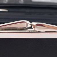 klassische Damengeldbörse mit Clipverschluss-Münzfach, Rindsleder mit RFID-safe