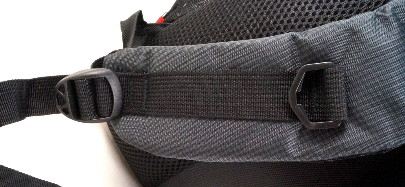 großer, stabiler Rucksack mit gepolsterten Gurten und Rückenpolster