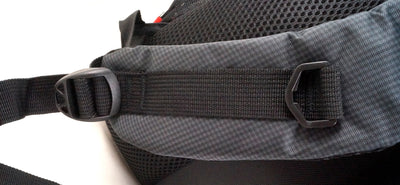 großer, stabiler Rucksack mit gepolsterten Gurten und Rückenpolster