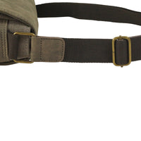 Collegetasche aus Canvas/Kunstleder mit langem Gurt und geschicktem Aufbau. DIN A4