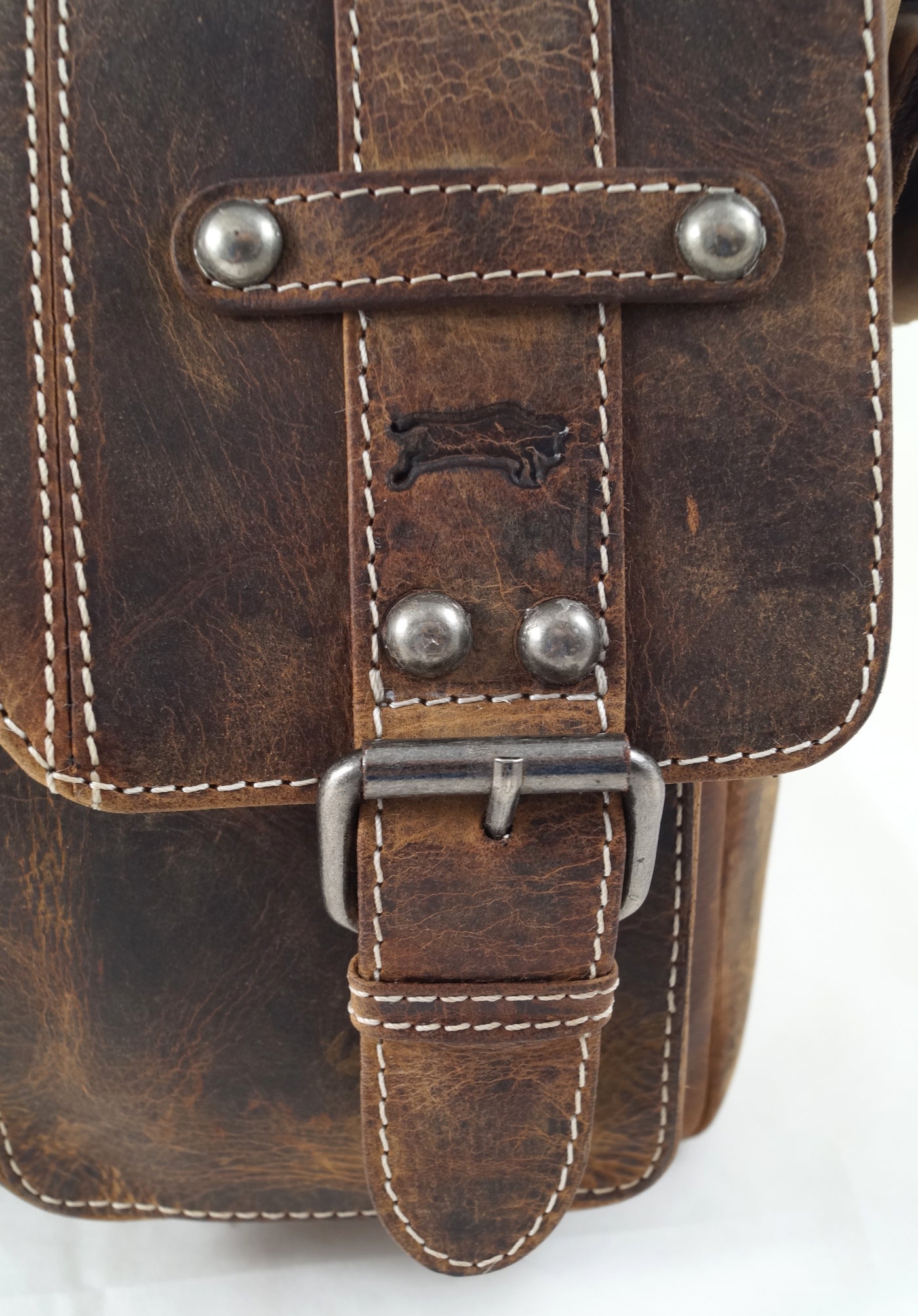 hochwertiger Unisex Messenger-Bag aus geöltem Büffelleder