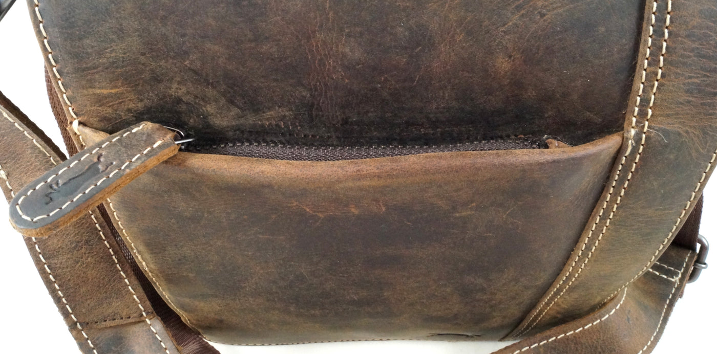 hochwertiger Unisex Messenger-Bag aus Büffelleder mit Überwurf