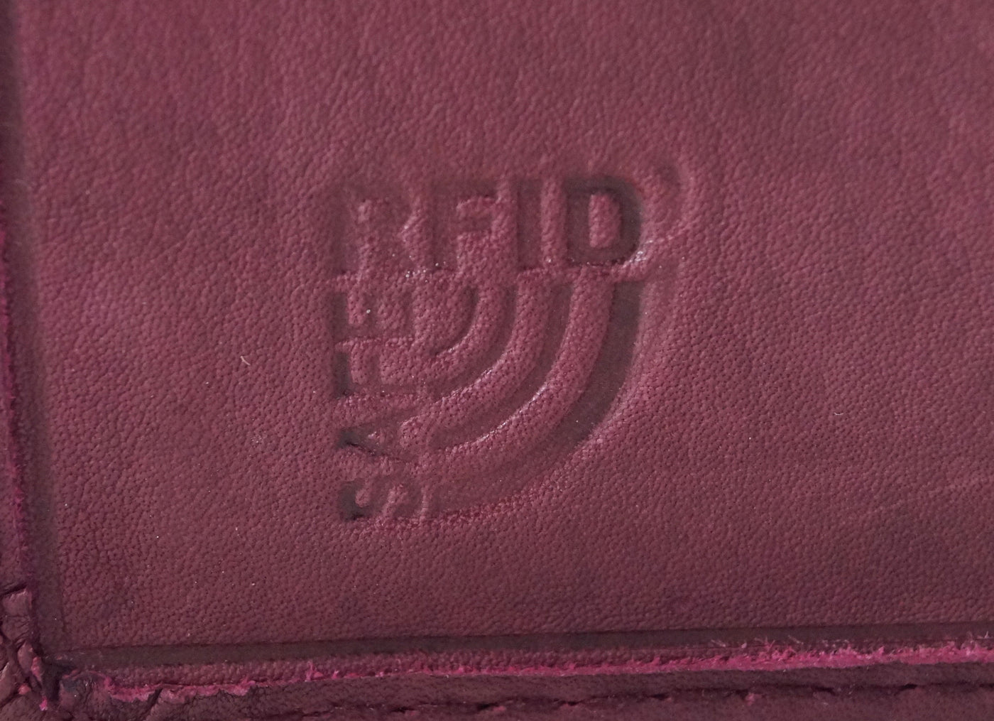 kompakte Damengeldbörse aus weichem Rindsleder, RFID-safe