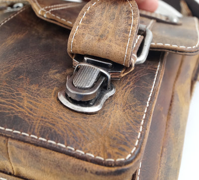 hochwertiger Unisex Messenger-Bag aus geöltem Büffelleder