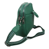 Kleine Tasche mit modischem Stoffgurt