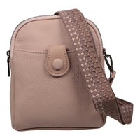 Kleine Tasche mit modischem Stoffgurt