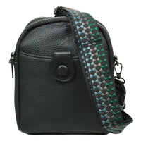 Kleine Tasche mit modischem Stoffgurt