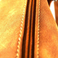 sportliche Umhängetasche mit vielen Außentaschen