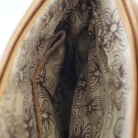 flache Umhängetasche aus robustem Kunstleder mit großer Deckelklappe