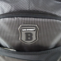 großer, stabiler Rucksack mit gepolsterten Gurten und Rückenpolster