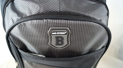 großer, stabiler Rucksack mit gepolsterten Gurten und Rückenpolster