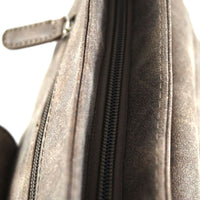 in der Größe variable Umhängetasche aus Kunstleder in Wildlederoptik