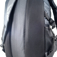 großer, stabiler Rucksack mit gepolsterten Gurten und Rückenpolster