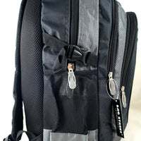 großer, stabiler Rucksack mit gepolsterten Gurten und Rückenpolster