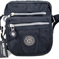 leichte, kleine Umhängetasche aus wasserabweisendem Nylon