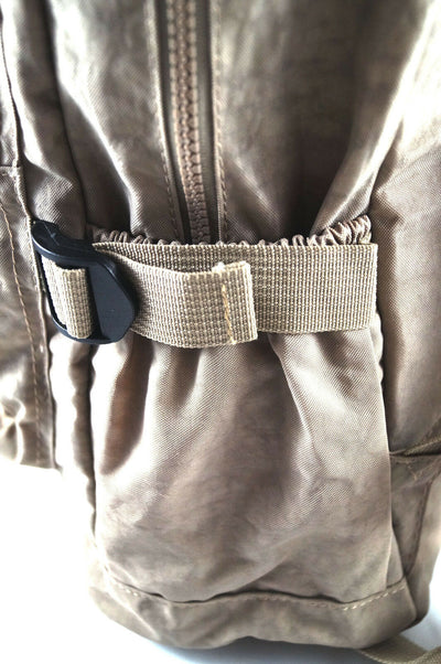 leichter Nylonrucksack mit Außenfächern - wasserabweisend und robust