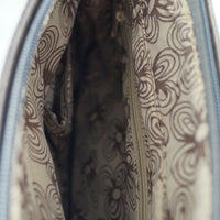 flache Umhängetasche aus robustem Kunstleder mit großer Deckelklappe