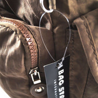 sportliche, leichte Umhängetasche aus wasserabweisendem Nylon mit vielen Außenfächern