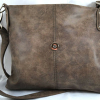 flache Umhängetasche in Wildlederoptik