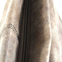 flache Umhängetasche in Wildlederoptik