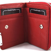 kleine Luxus-Geldbörse aus Lackleder in Krokoprägung