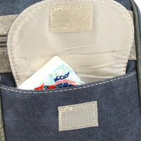 Praktische Damentasche in sportlicher Farbkombination