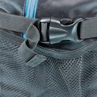 großer Rucksack mit gepolsterten Gurten und farbigen Akzenten