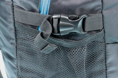 großer Rucksack mit gepolsterten Gurten und farbigen Akzenten
