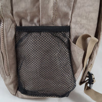 großer, besonders leichter Nylonrucksack - wasserabweisend und robust