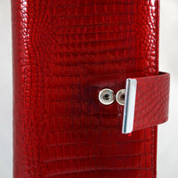 große Luxus-Geldbörse aus Lackleder in Krokooptik mit vielen Kartenfächern